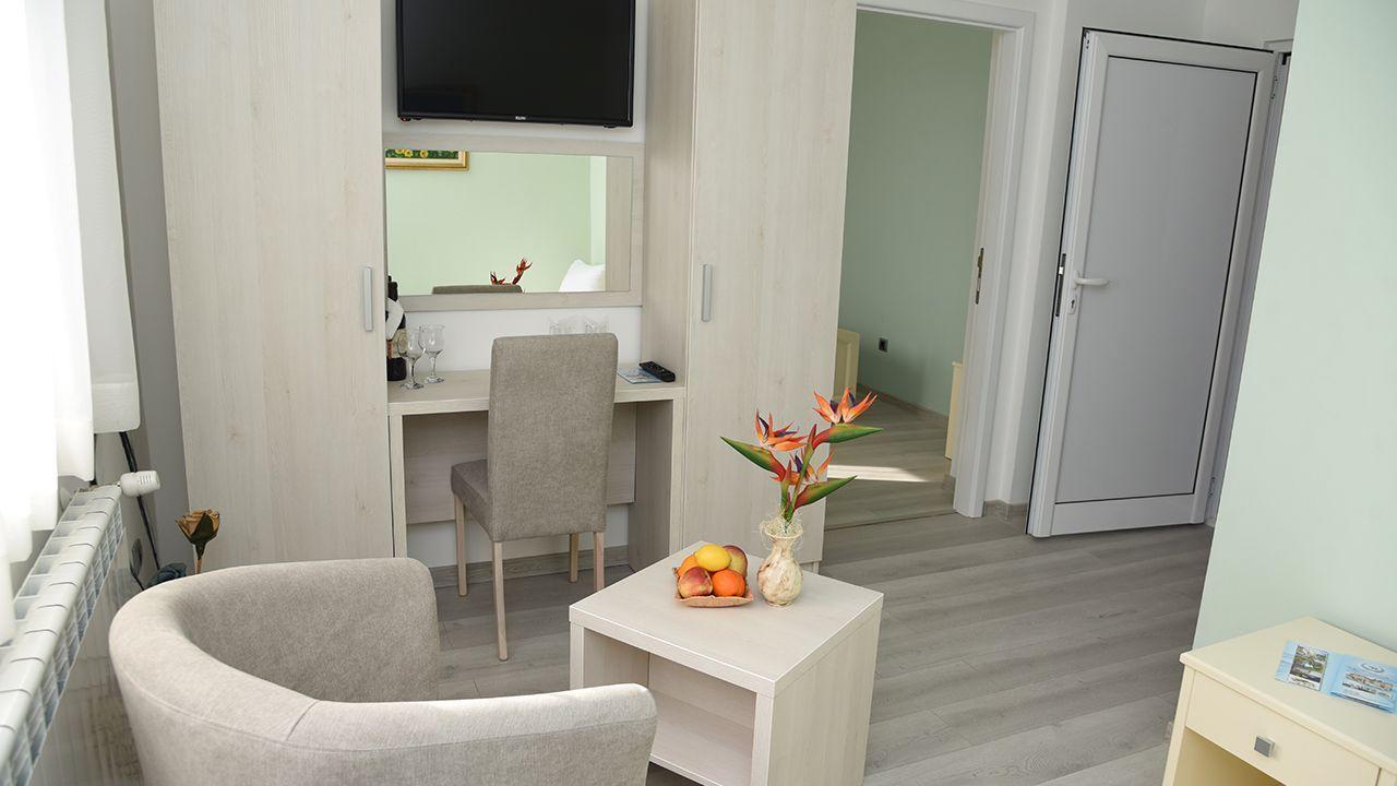 Hotel Mk, Plavi Restoran, Loznica Eksteriør billede